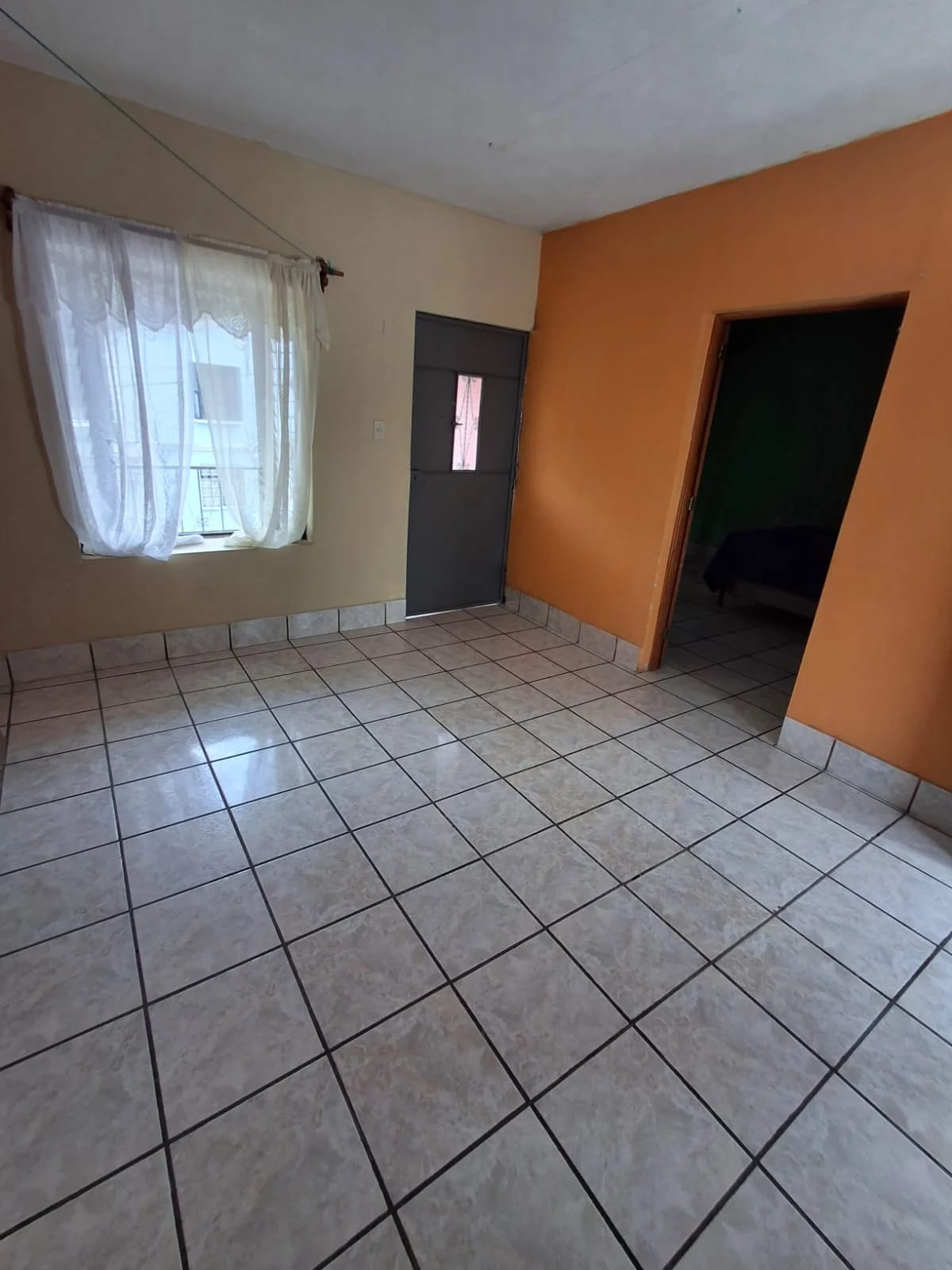 CASA en Venta - Los Olivos zona 18 — foto 3 de 14
