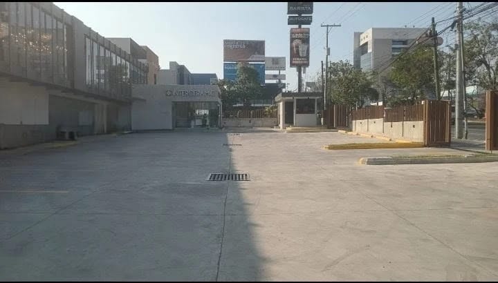 LOCAL en Venta - Plaza Luminare Roosevelth — foto 3 de 7