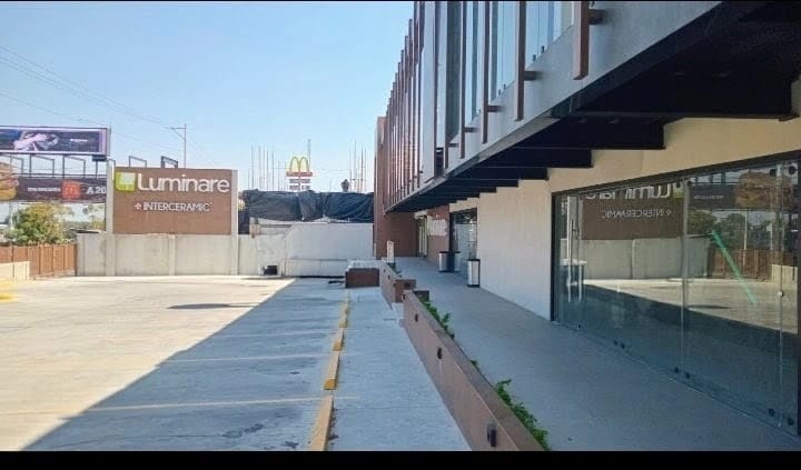 LOCAL en Venta - Plaza Luminare Roosevelth — foto 2 de 7
