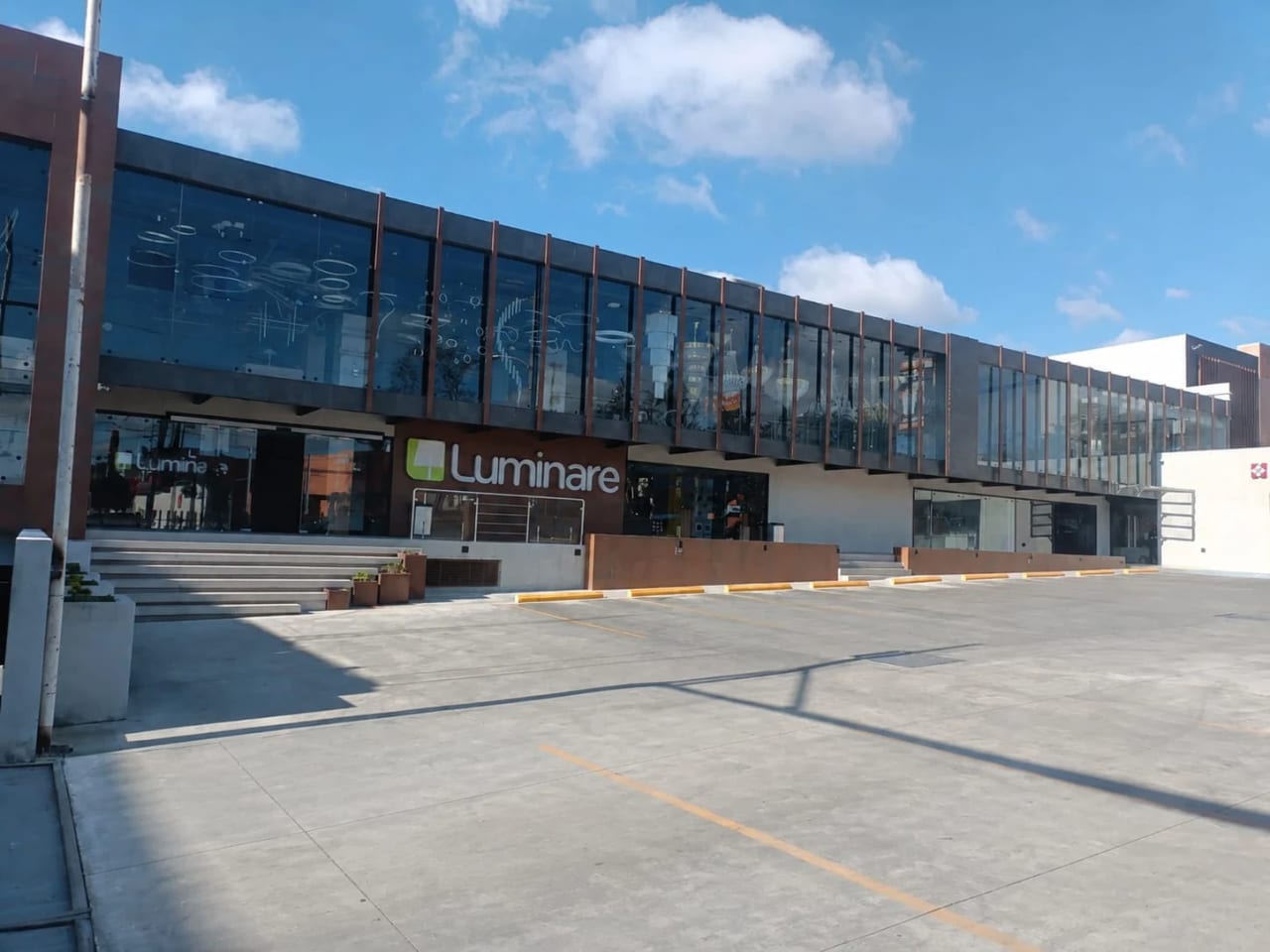 LOCAL en Venta - Plaza Luminare Roosevelth — foto 1 de 7