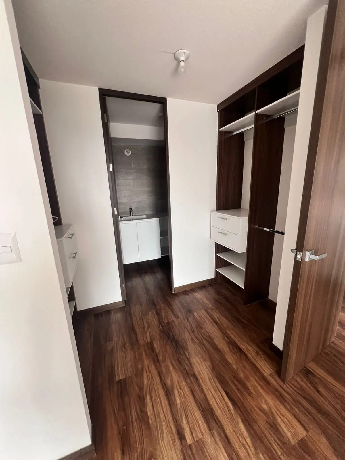 ARALIA 2 ZONA 11-APARTAMENTO EN ALQUILER — foto 4 de 11