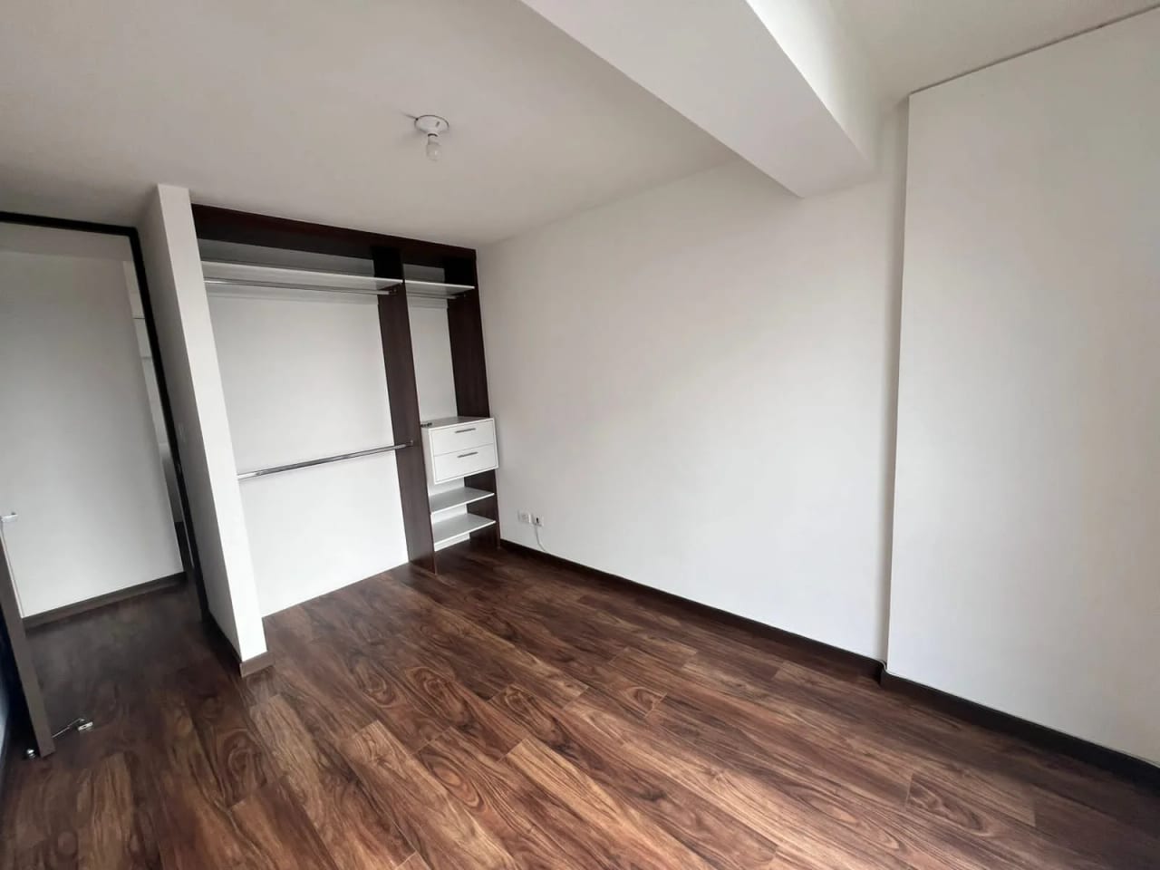 ARALIA 2 ZONA 11-APARTAMENTO EN ALQUILER — foto 6 de 11