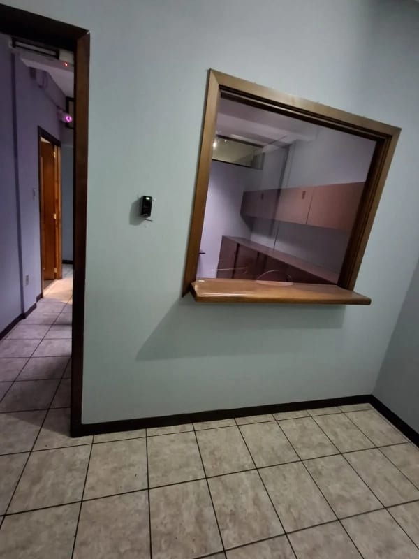 Edificio con Bodega en Alquiler – 20 Calle, Zona 10 — foto 15 de 15