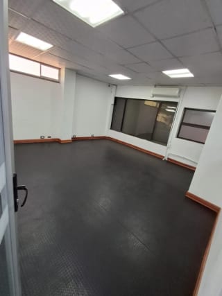 Edificio con Bodega en Alquiler – 20 Calle, Zona 10 — miniatura 12 de 15