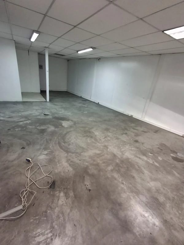 Edificio con Bodega en Alquiler – 20 Calle, Zona 10 — foto 3 de 15