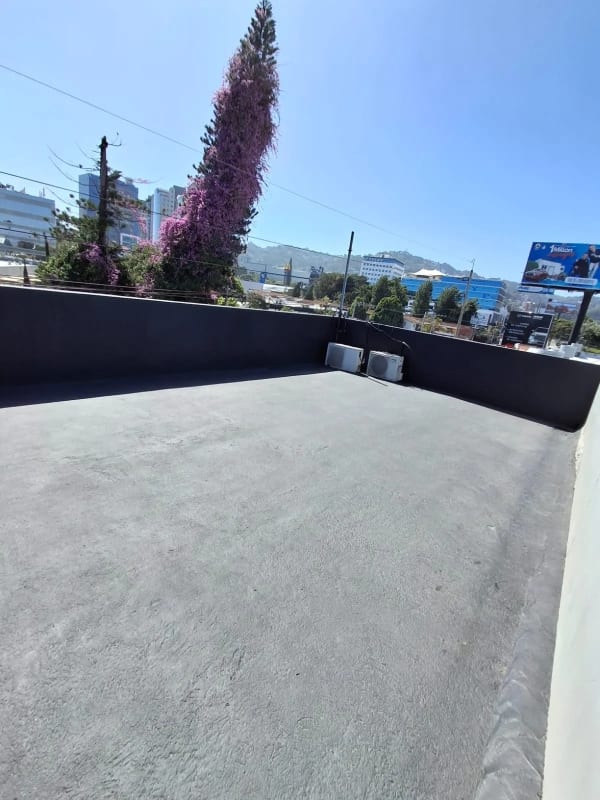 Edificio con Bodega en Alquiler – 20 Calle, Zona 10 — foto 2 de 15