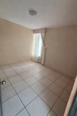 Casa en Venta - Los Olivos zona 18 — miniatura 3 de 14