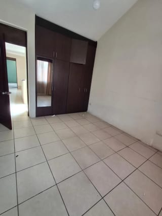 Casa en Venta - Los Olivos zona 18 — miniatura 2 de 14