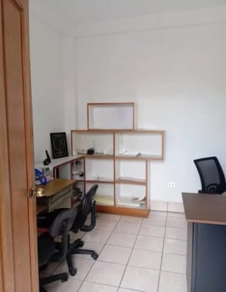 Edificio en RENTA  Parte Frontal  - Zona 1 — miniatura 2 de 12