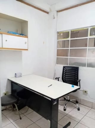 Edificio en RENTA  Parte Frontal  - Zona 1 — miniatura 4 de 12