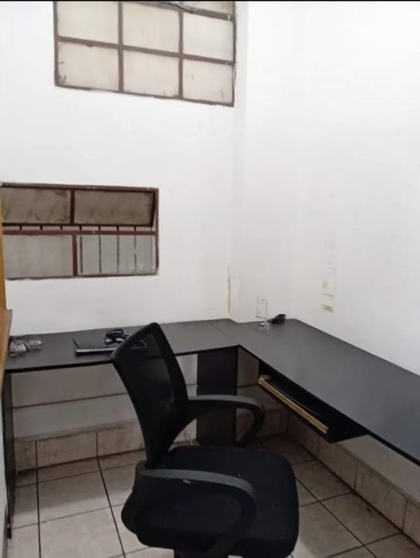 Edificio en RENTA  Parte Frontal  - Zona 1 — foto 3 de 12