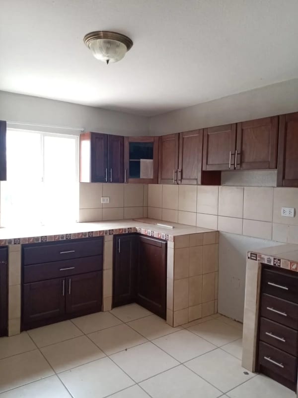 Casa en Venta - Los Olivos zona 18 — foto 9 de 14