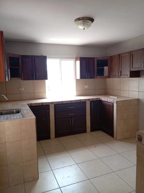 Casa en Venta - Los Olivos zona 18 — foto 7 de 14