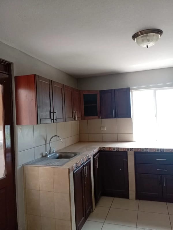 Casa en Venta - Los Olivos zona 18 — foto 5 de 14