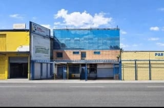 EDFICIO en Venta _ Calzada San Juan zona 7 — miniatura 1 de 17