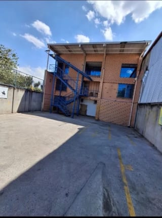 EDFICIO en Venta _ Calzada San Juan zona 7 — miniatura 17 de 17
