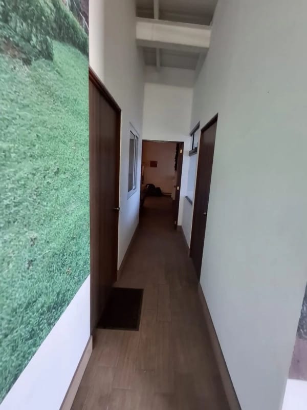 EDFICIO en Venta _ Calzada San Juan zona 7 — foto 6 de 17