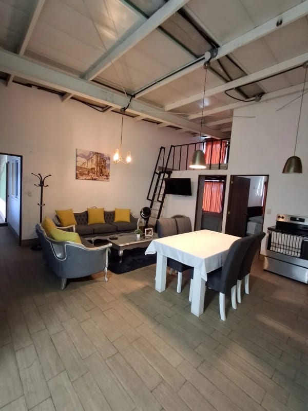EDFICIO en Venta _ Calzada San Juan zona 7 — foto 4 de 17